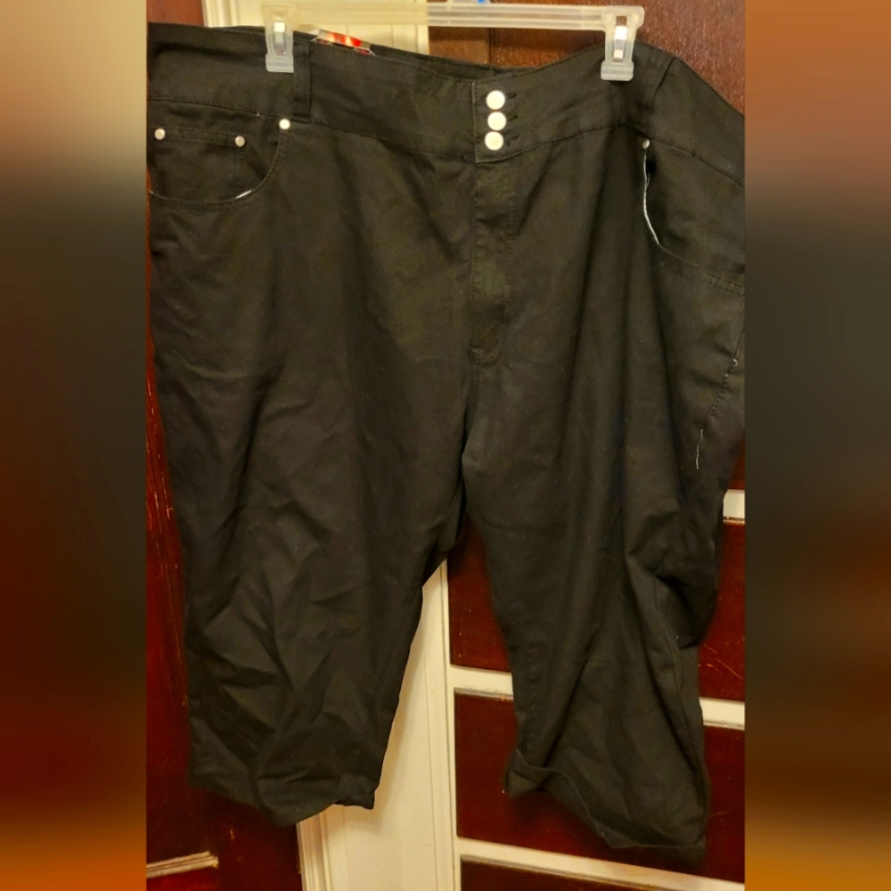 Black plus Capris